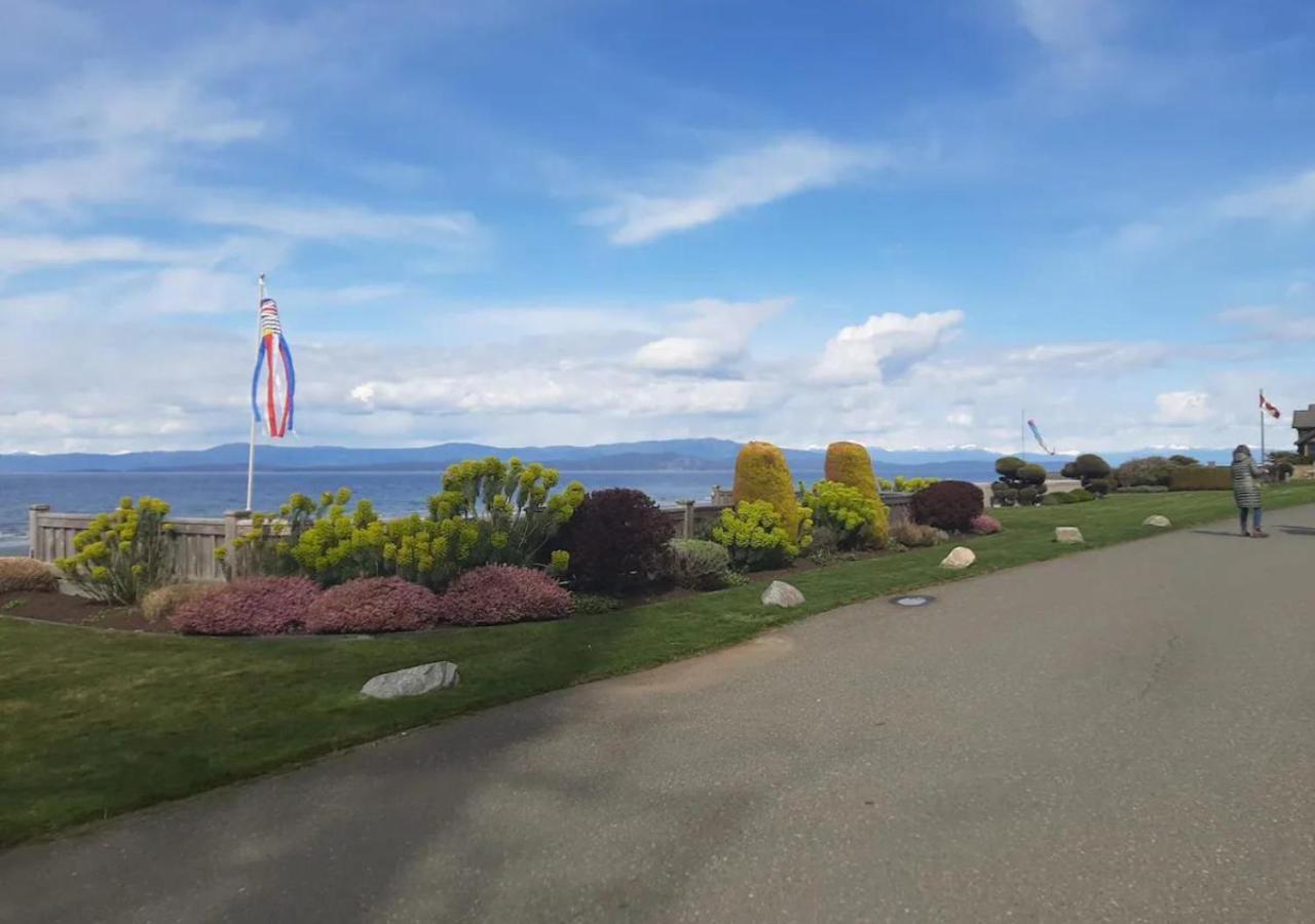 Oceanside Manor - Golf Course View Bed and Breakfast Qualicum Beach Eksteriør billede